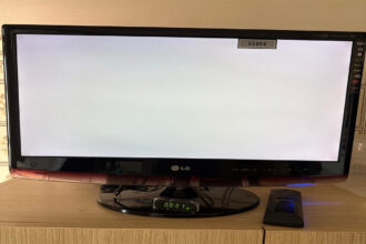 LG TV’de Beyaz Ekran Sorunu Nasıl Çözülür?